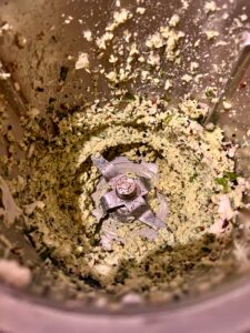 Gefüllte Hendlhaxerl oder Brust